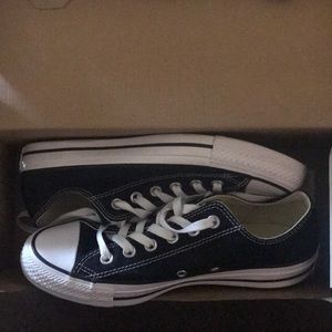 Black & White Converse | Size 8